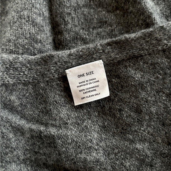 Halogen Cashmere Poncho/Shawl - Picture 4 of 7